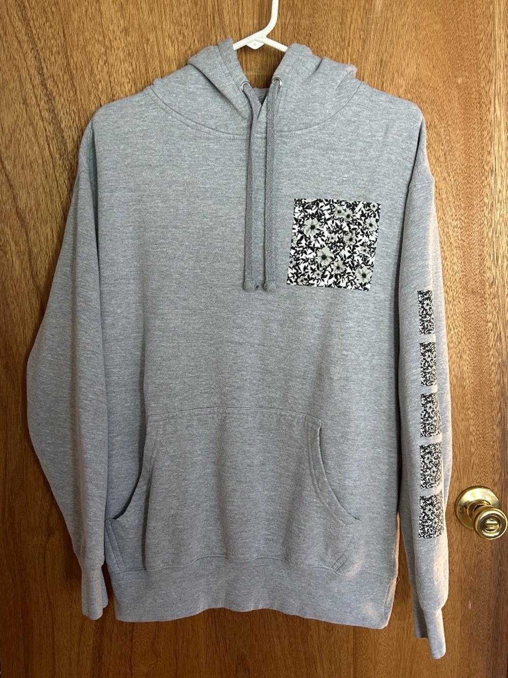 Cherokee Rose Print Hoodie | Size M